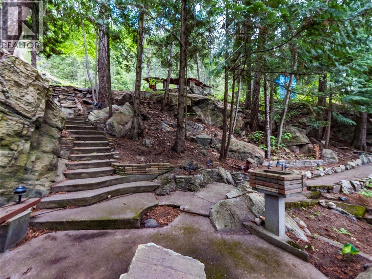 2927 Upper Levels Road, Robson, British Columbia  V0G 1X0 - Photo 25 - 10387650