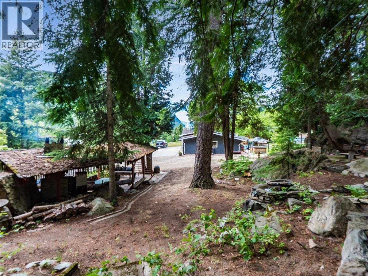 2927 Upper Levels Road, Robson, British Columbia  V0G 1X0 - Photo 26 - 10387650