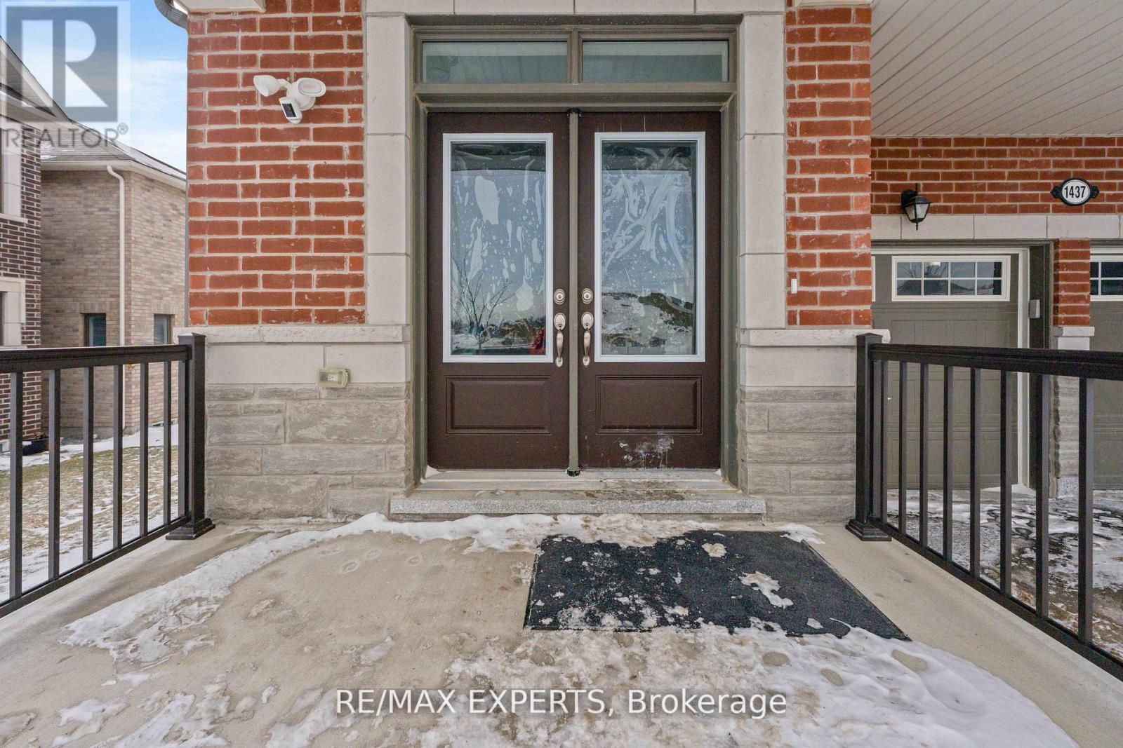 1437 Kerrydale Avenue, Pickering, Ontario  L1X 0M9 - Photo 4 - E13187762