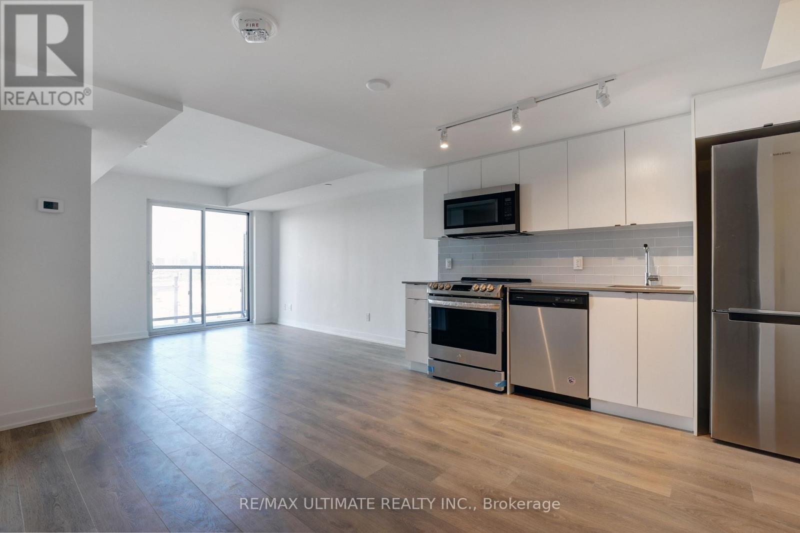 513 - 1401 O'connor Drive, Toronto, Ontario  M4B 2V5 - Photo 2 - E13187962