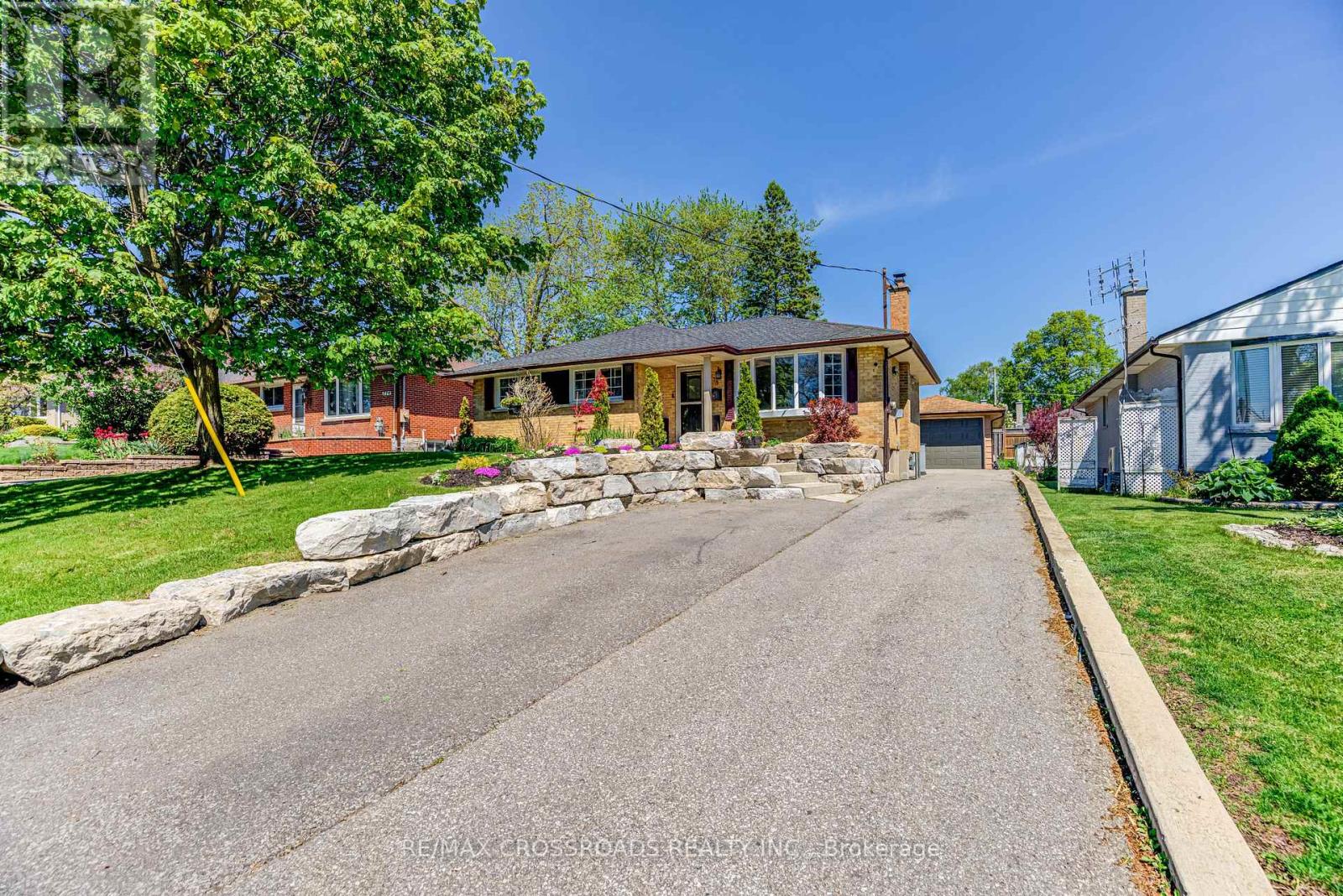 778 Tennyson Avenue, Oshawa, Ontario  L1H 3K6 - Photo 2 - E13188076