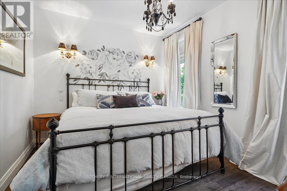 257 Booth Avenue, Toronto, Ontario  M4M 2M7 - Photo 18 - E13188248