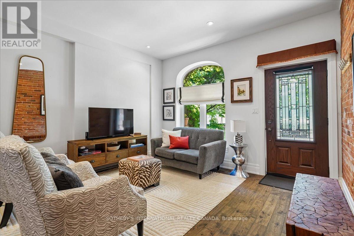 257 Booth Avenue, Toronto, Ontario  M4M 2M7 - Photo 5 - E13188248