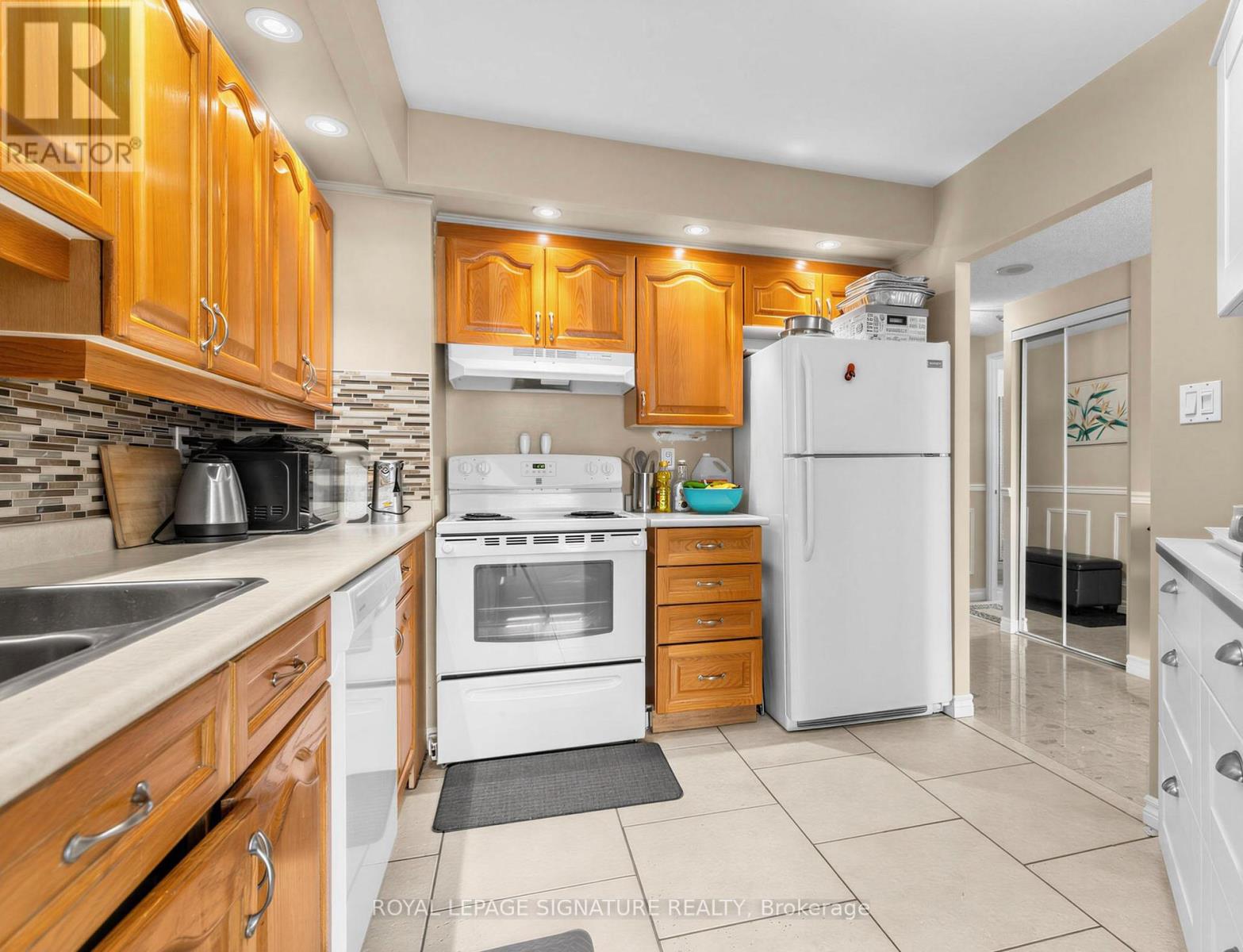329a - 10 Guildwood Parkway, Toronto, Ontario  M1E 5B5 - Photo 3 - E13188846