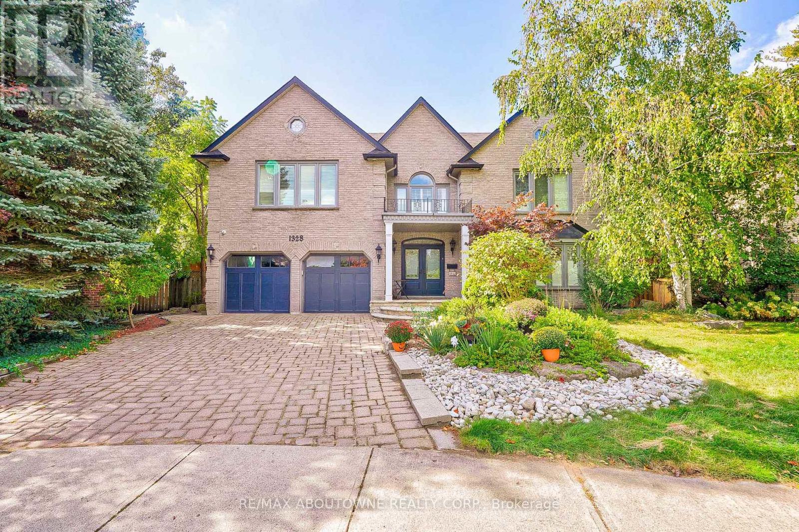 1328 KING HENRY COURT, Oakville, Ontario