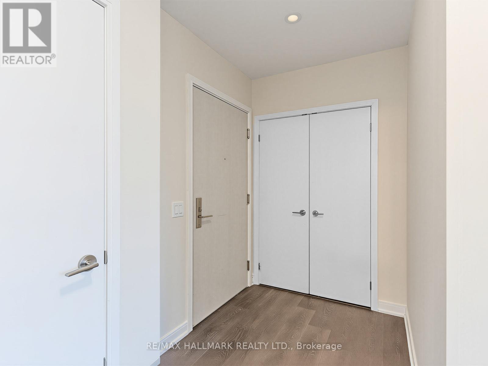 2304 - 30 Samuel Wood Way, Toronto, Ontario  M9B 0C9 - Photo 5 - W13164428