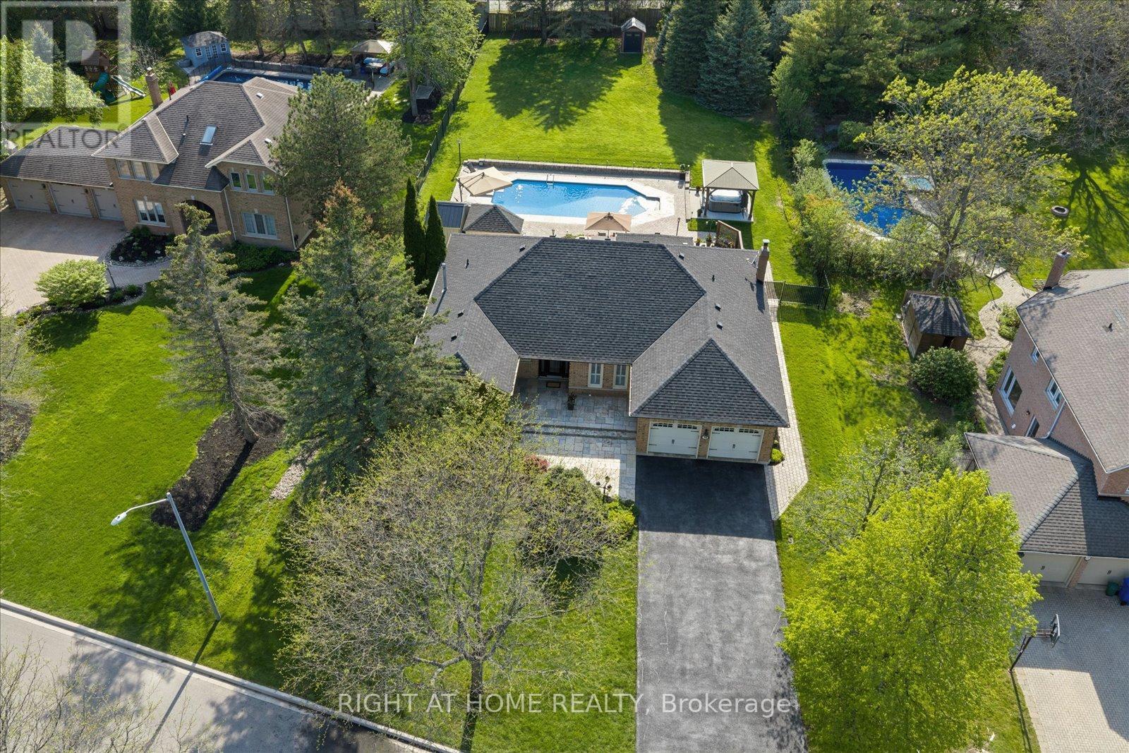 33 Wellington Heights Court, Aurora, Ontario  L4G 5C9 - Photo 2 - N13187866