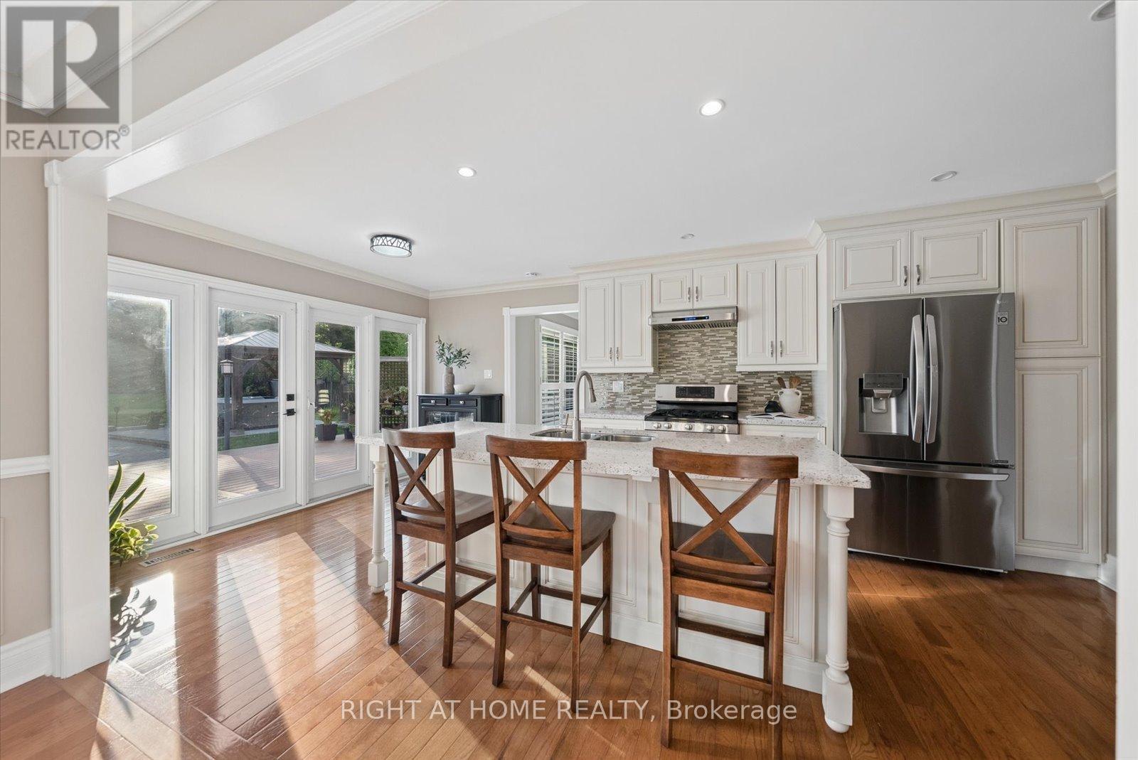 33 Wellington Heights Court, Aurora, Ontario  L4G 5C9 - Photo 7 - N13187866