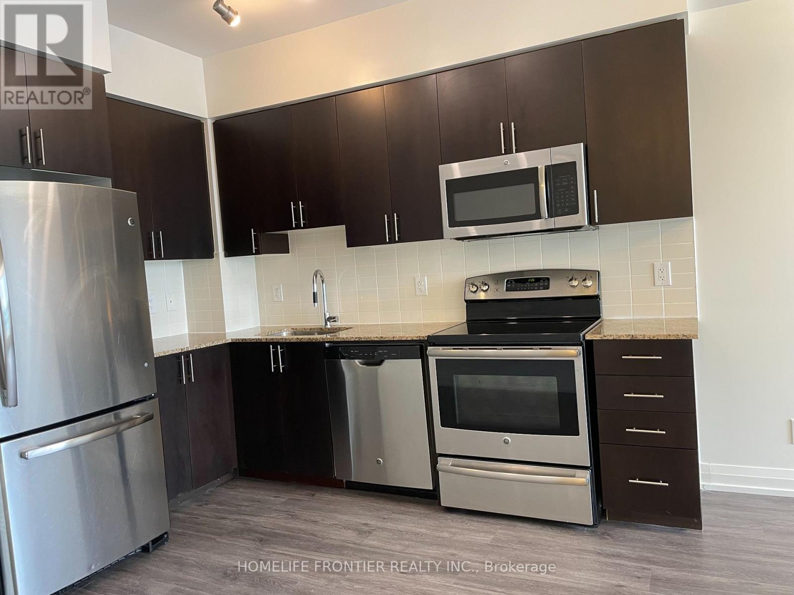 202 - 7167 Yonge Street, Markham, Ontario  L3T 0E1 - Photo 6 - N13188176