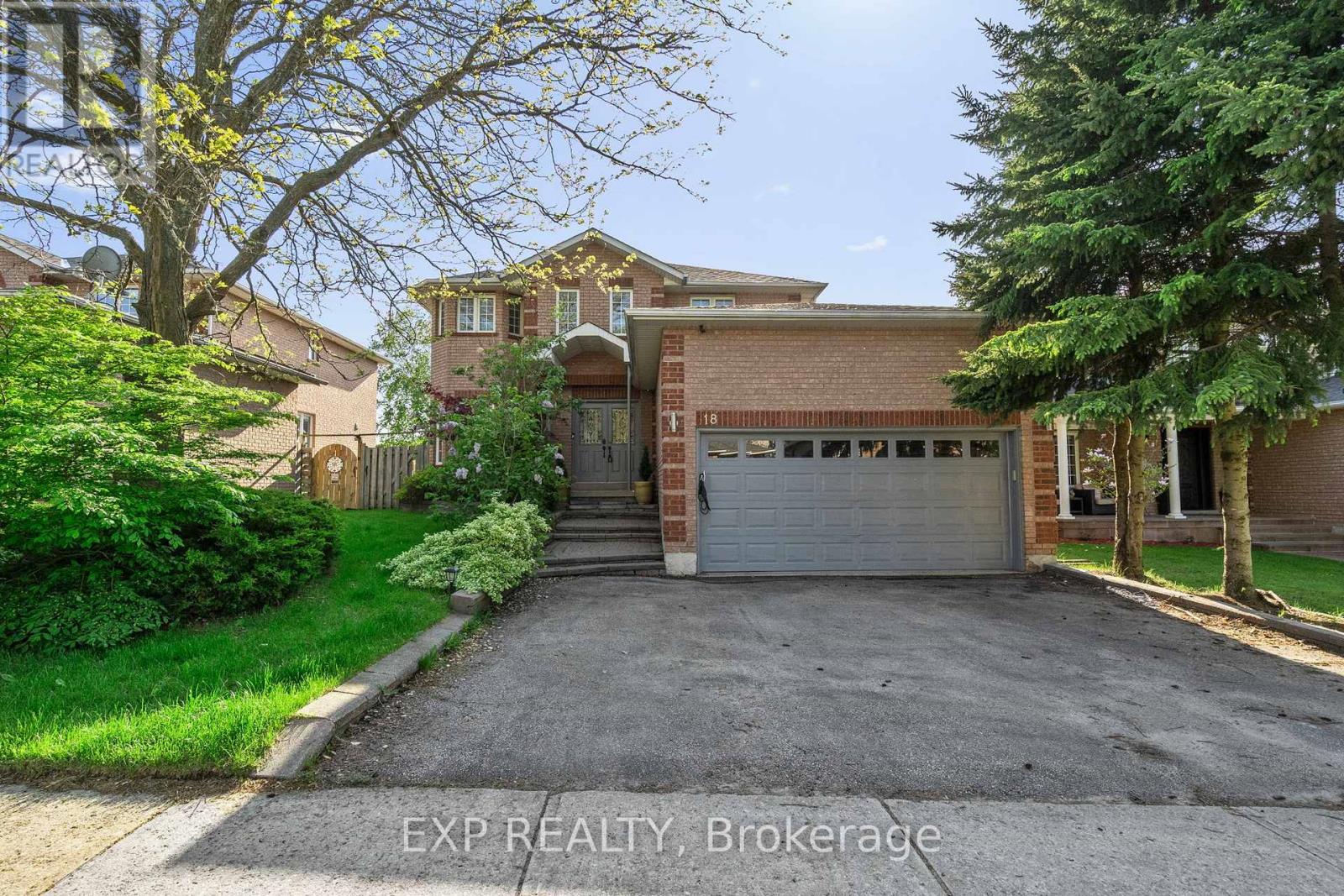 18 FOX RUN LANE, Bradford West Gwillimbury, Ontario