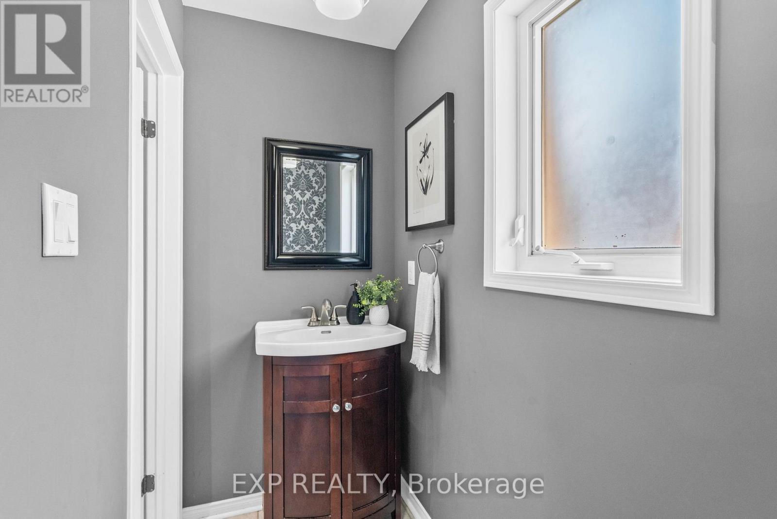 18 Fox Run Lane, Bradford West Gwillimbury, Ontario  L3Z 2Z3 - Photo 18 - N13188226