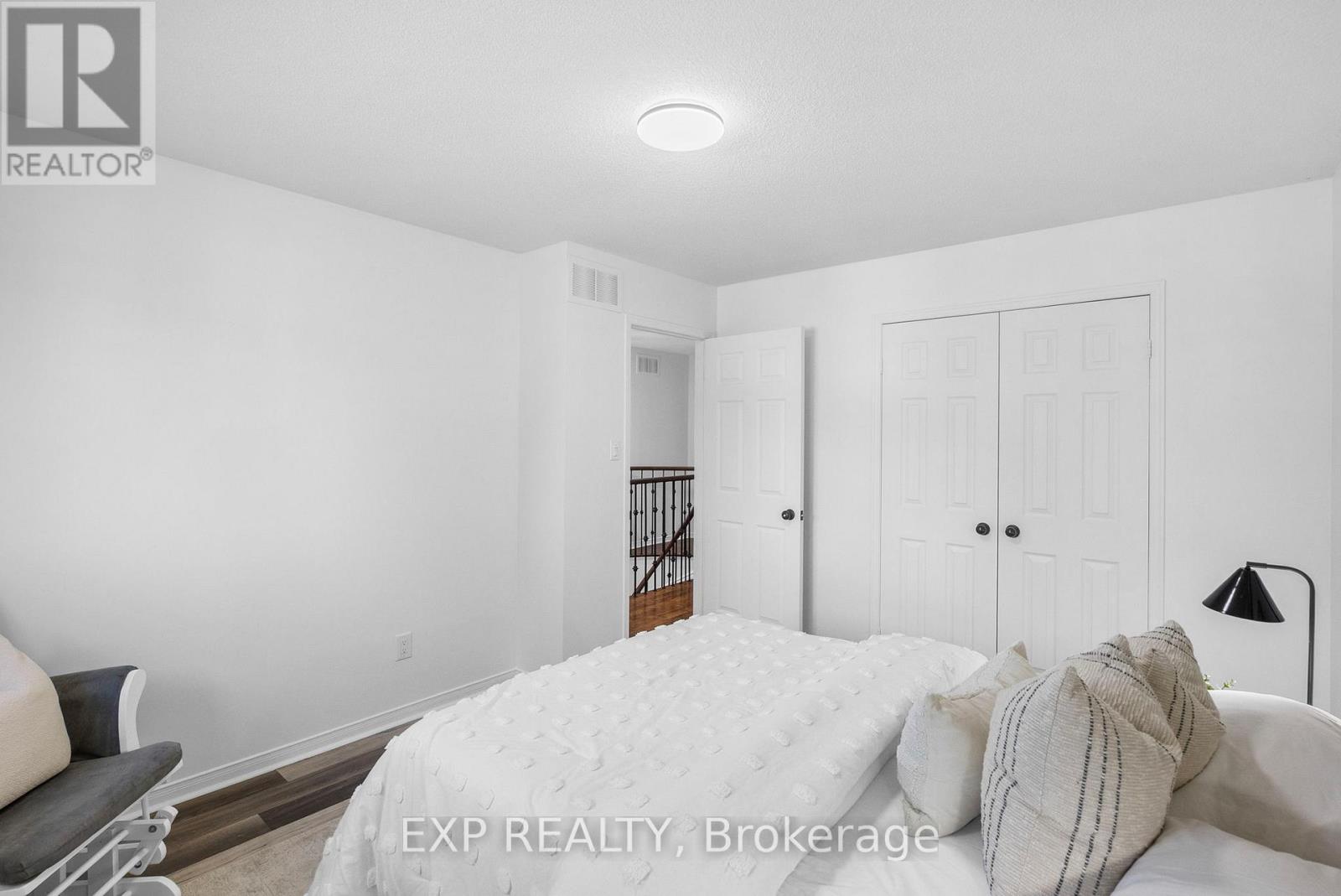 18 Fox Run Lane, Bradford West Gwillimbury, Ontario  L3Z 2Z3 - Photo 22 - N13188226