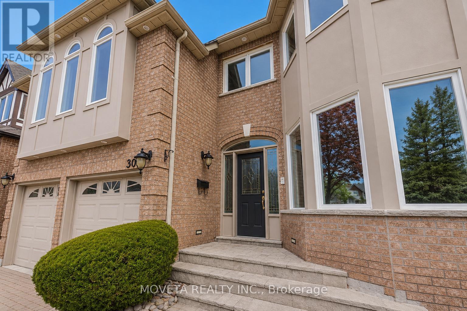30 Briardale Place, Aurora, Ontario  L4G 6M4 - Photo 3 - N13188330