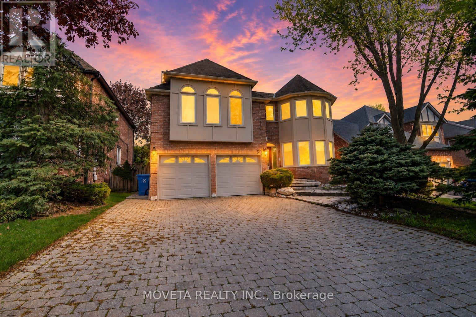 30 Briardale Place, Aurora, Ontario  L4G 6M4 - Photo 5 - N13188330