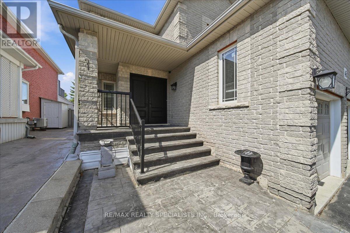 46 Wyman Crescent, Bradford West Gwillimbury, Ontario L3Z 3J6 - Photo 3 - N13189056