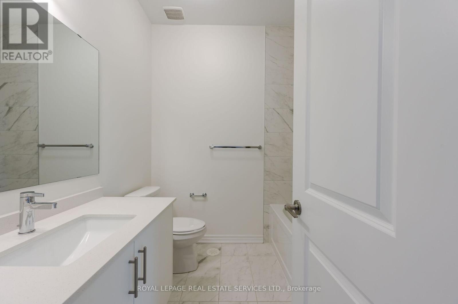 2 Paisley Drive, Bradford West Gwillimbury, Ontario  L3Z 4P3 - Photo 21 - N13189148