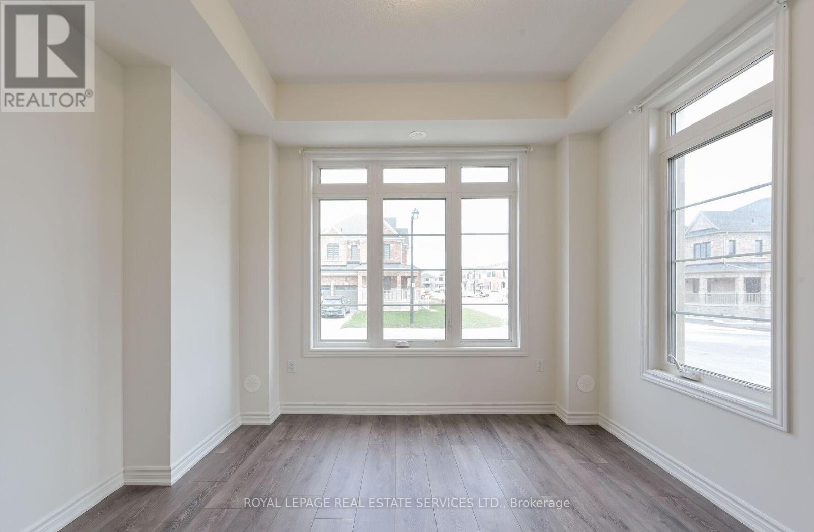 2 Paisley Drive, Bradford West Gwillimbury, Ontario  L3Z 4P3 - Photo 4 - N13189148