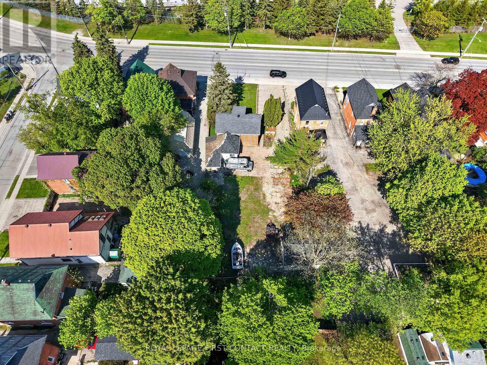 202 Bradford Street, Barrie (Lakeshore), Ontario  L4N 3B6 - Photo 34 - S13187324
