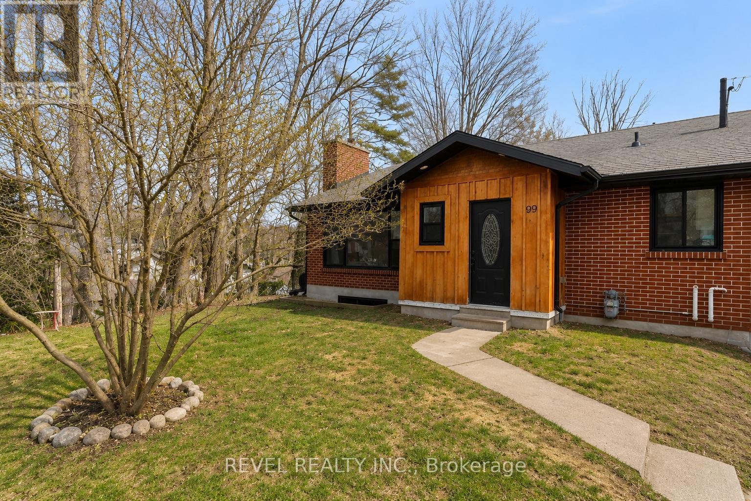 99 Wellington Street E, Barrie (City Centre), Ontario  L4M 2C6 - Photo 2 - S13187736