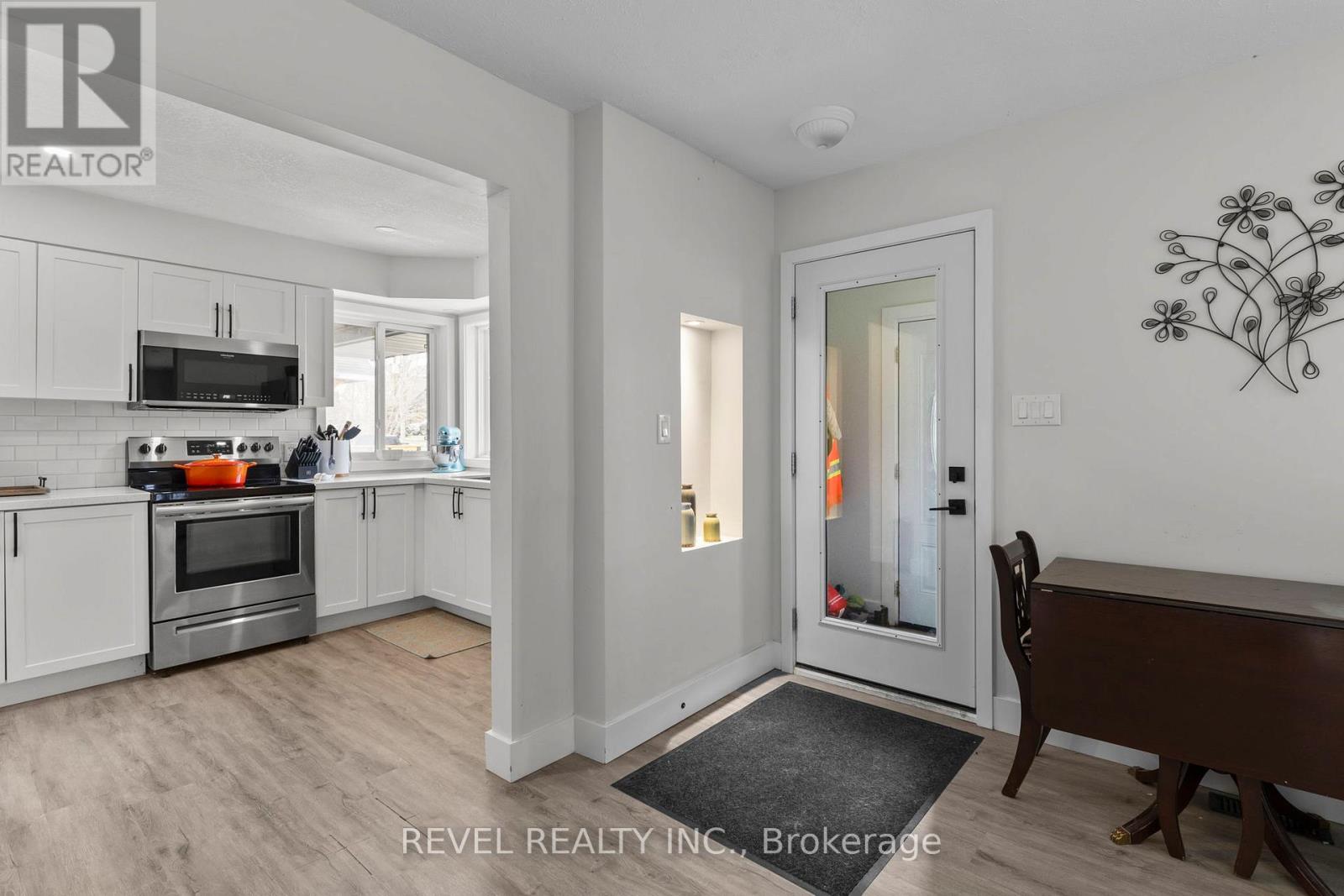99 Wellington Street E, Barrie (City Centre), Ontario  L4M 2C6 - Photo 5 - S13187736