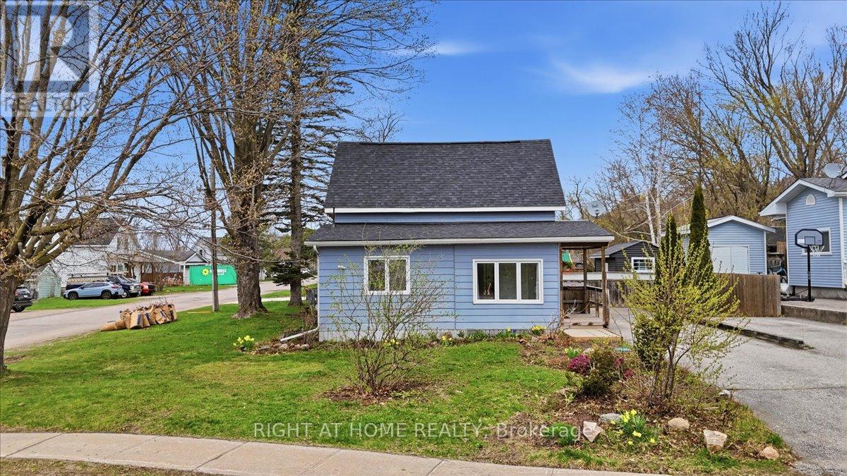 1 Leonard Avenue, Penetanguishene, Ontario  L9M 1C8 - Photo 25 - S13188120