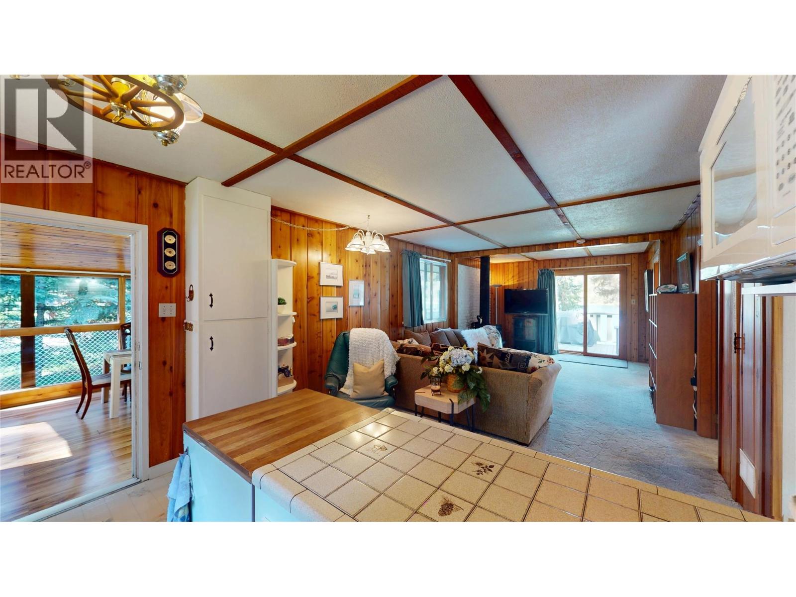 2401 Garbutts Lake Road, Fort Steele, British Columbia  V0B 2J0 - Photo 7 - 10384115