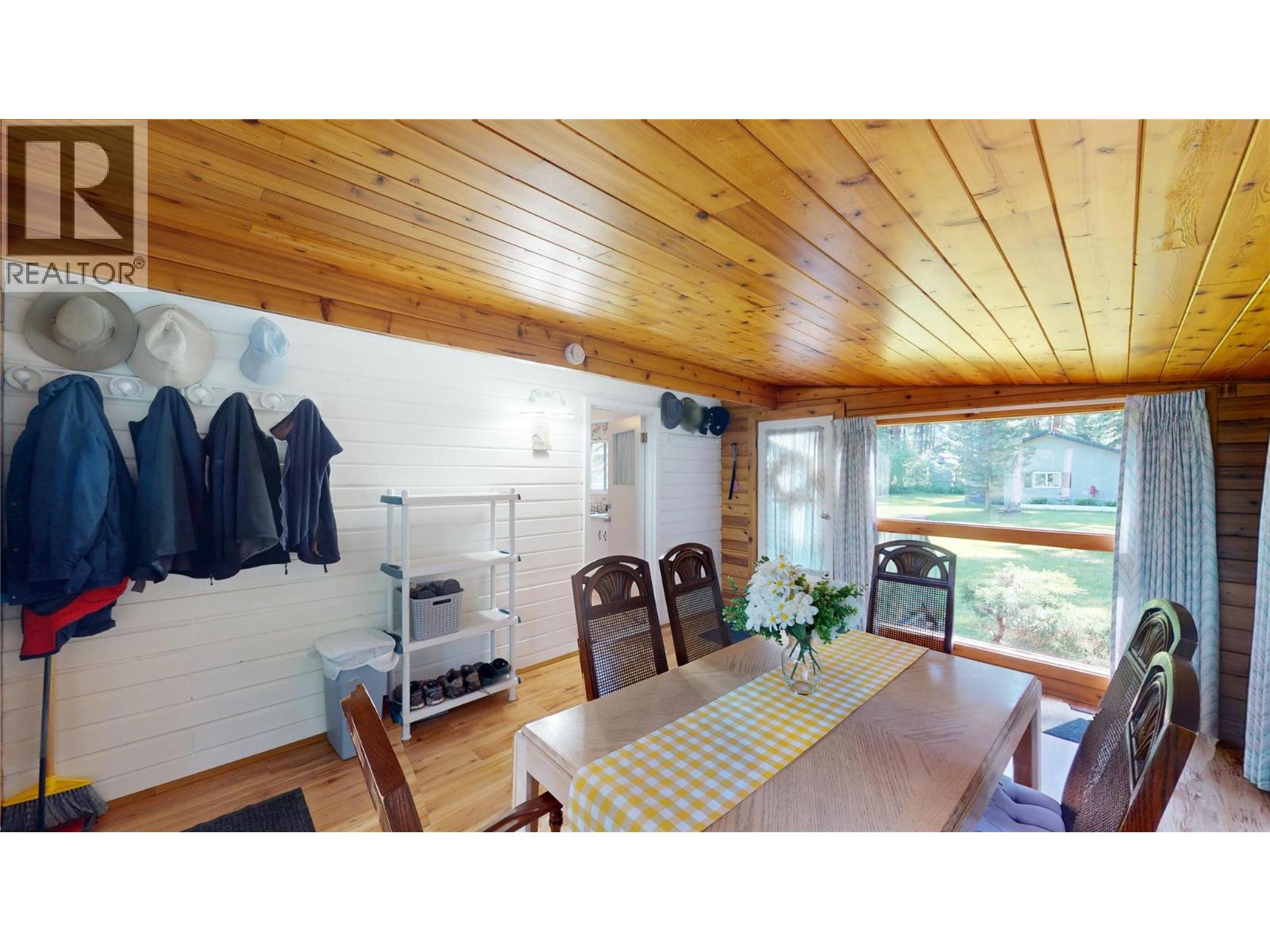 2401 Garbutts Lake Road, Fort Steele, British Columbia  V0B 2J0 - Photo 2 - 10384115