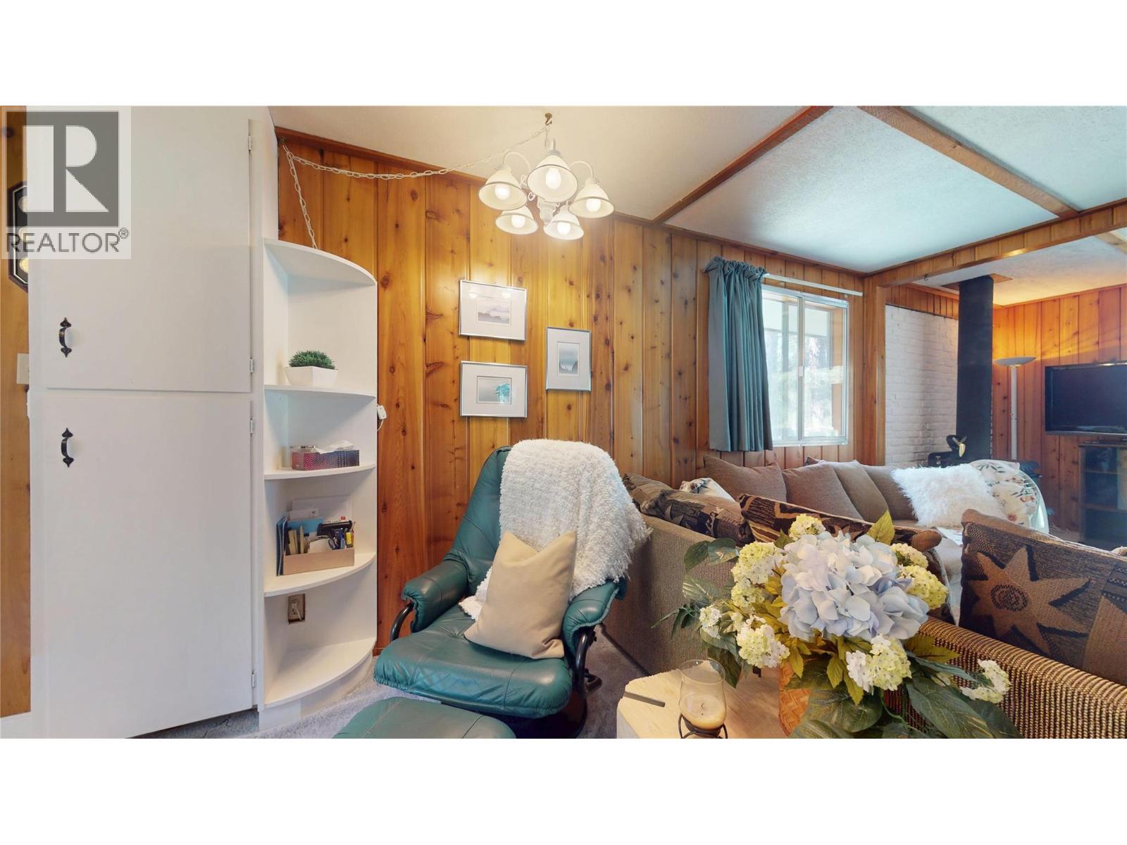 2401 Garbutts Lake Road, Fort Steele, British Columbia  V0B 2J0 - Photo 8 - 10384115