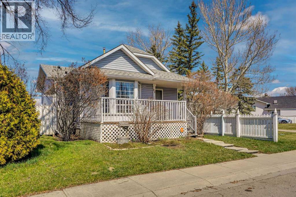 90 Martinridge Crescent NE, Calgary, Alberta  T3J 3M4 - Photo 3 - A2307442