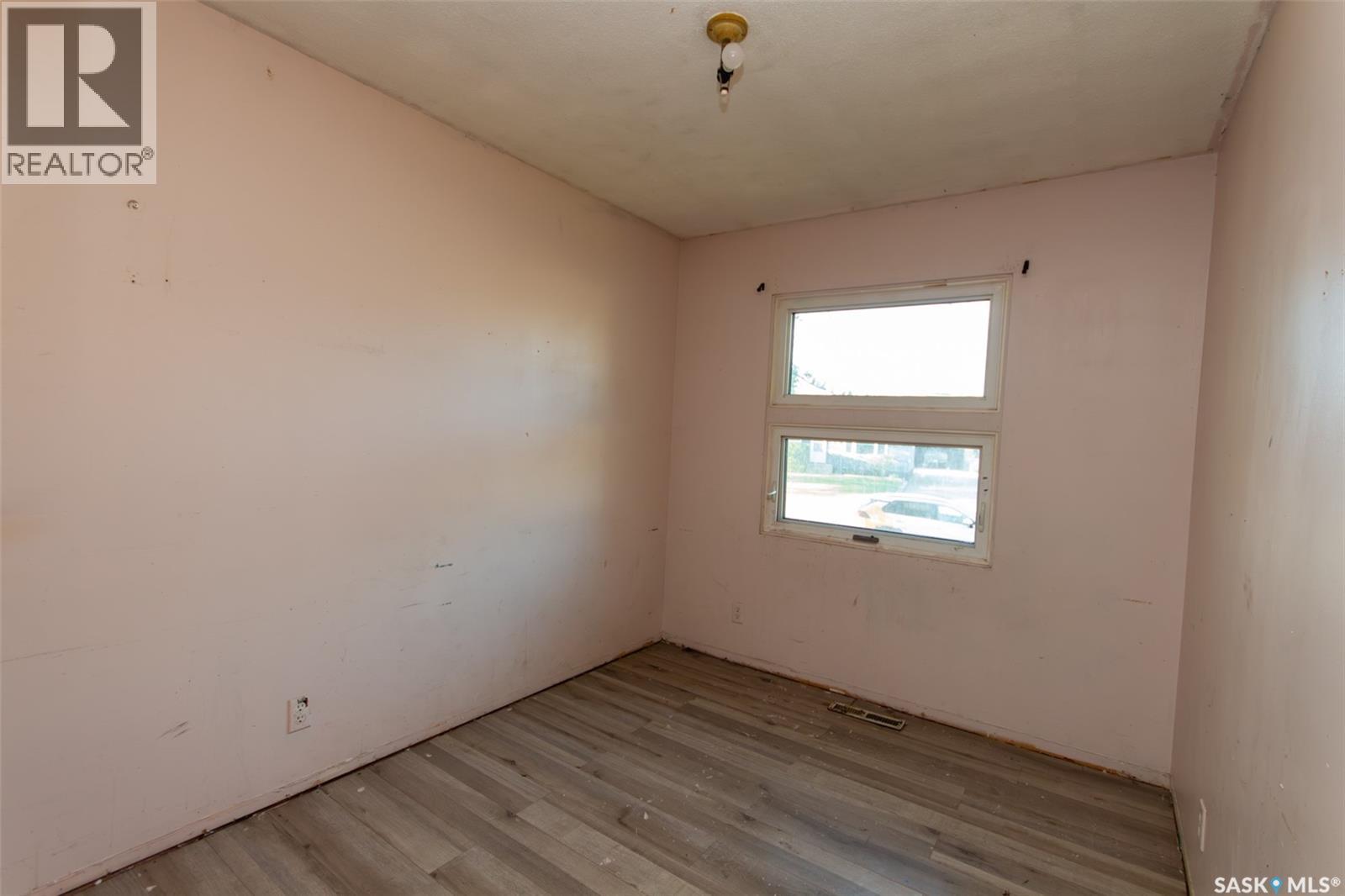 9704 97th Drive, North Battleford, Saskatchewan  S9A 0L4 - Photo 12 - SK037195