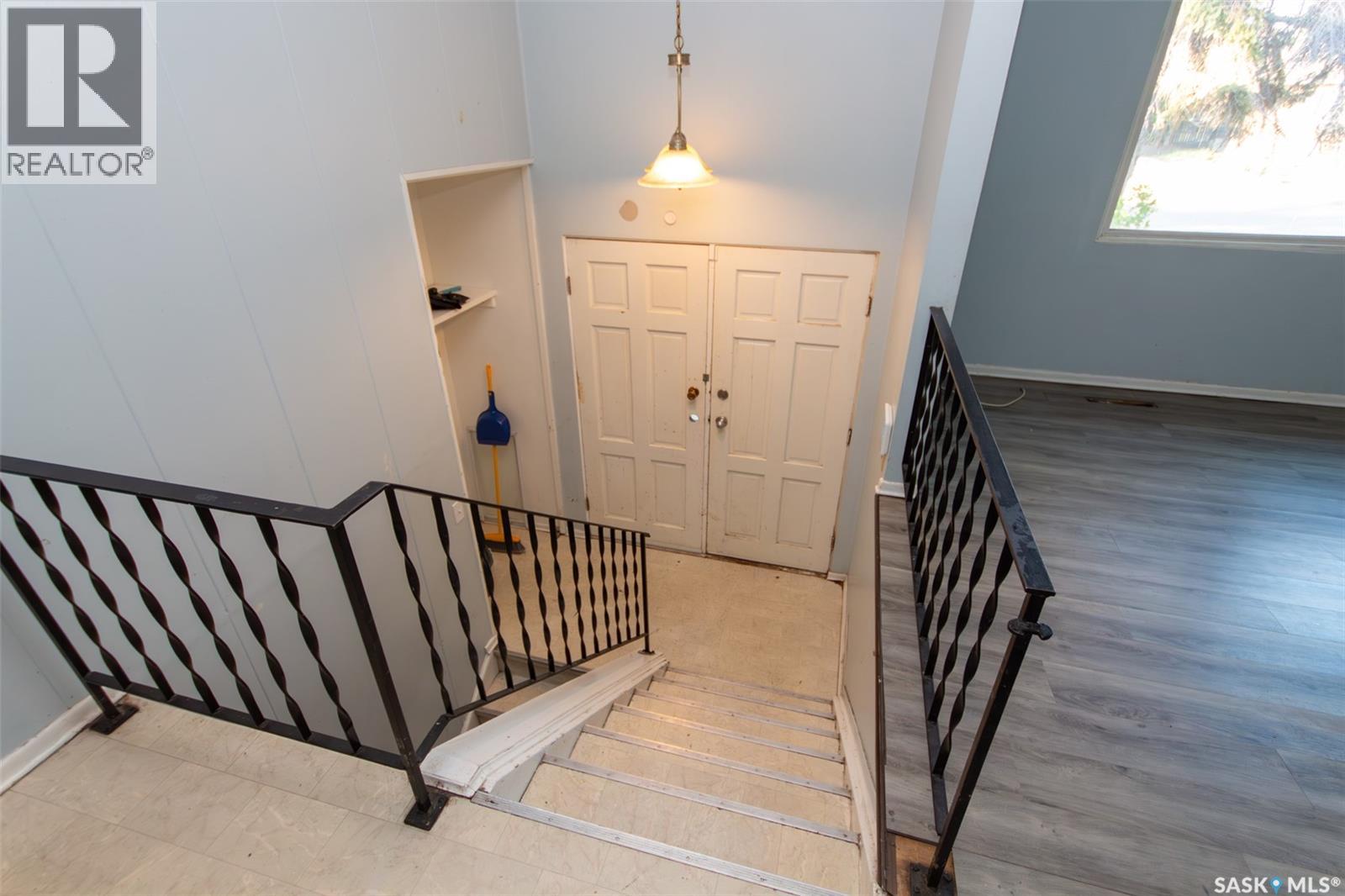 9704 97th Drive, North Battleford, Saskatchewan  S9A 0L4 - Photo 3 - SK037195