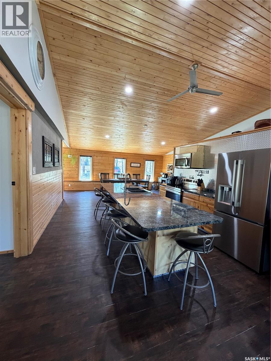 Acreage & Home W/detached In Law 2 Bedroom Suite, Hudson Bay Rm No. 394, Saskatchewan  S0E 0Y0 - Photo 12 - SK037023