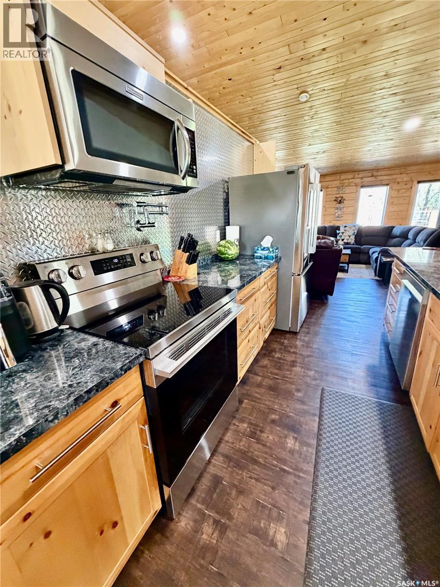 Acreage & Home W/detached In Law 2 Bedroom Suite, Hudson Bay Rm No. 394, Saskatchewan  S0E 0Y0 - Photo 6 - SK037023