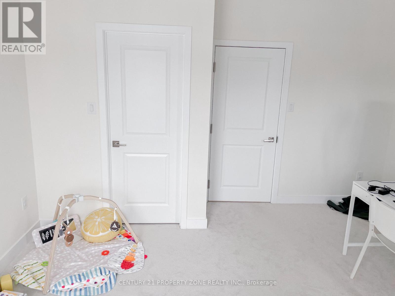 36 William Duncan Road, Toronto, Ontario  M3K 0C5 - Photo 11 - W13159370