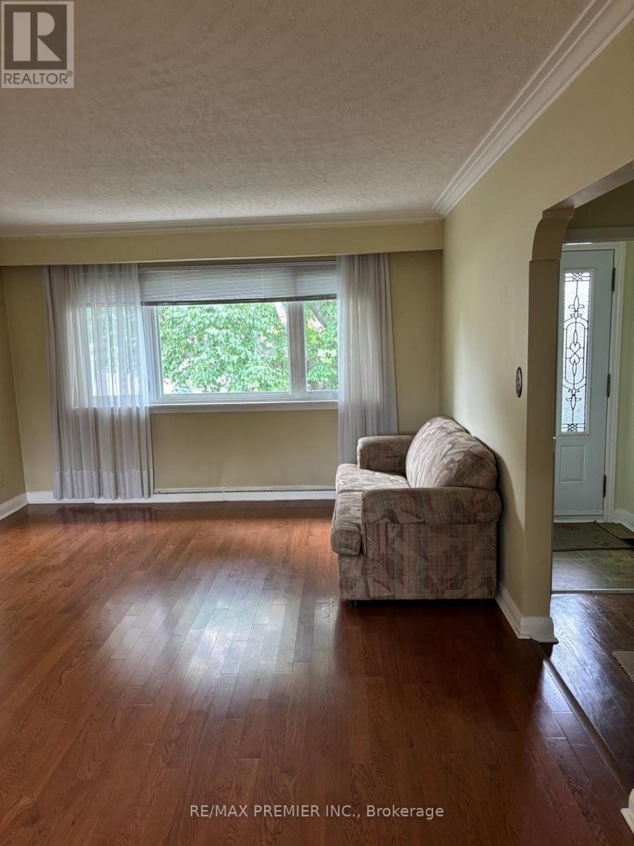 4 Weldon Court, Toronto, Ontario  M6L 1V5 - Photo 8 - W13187546