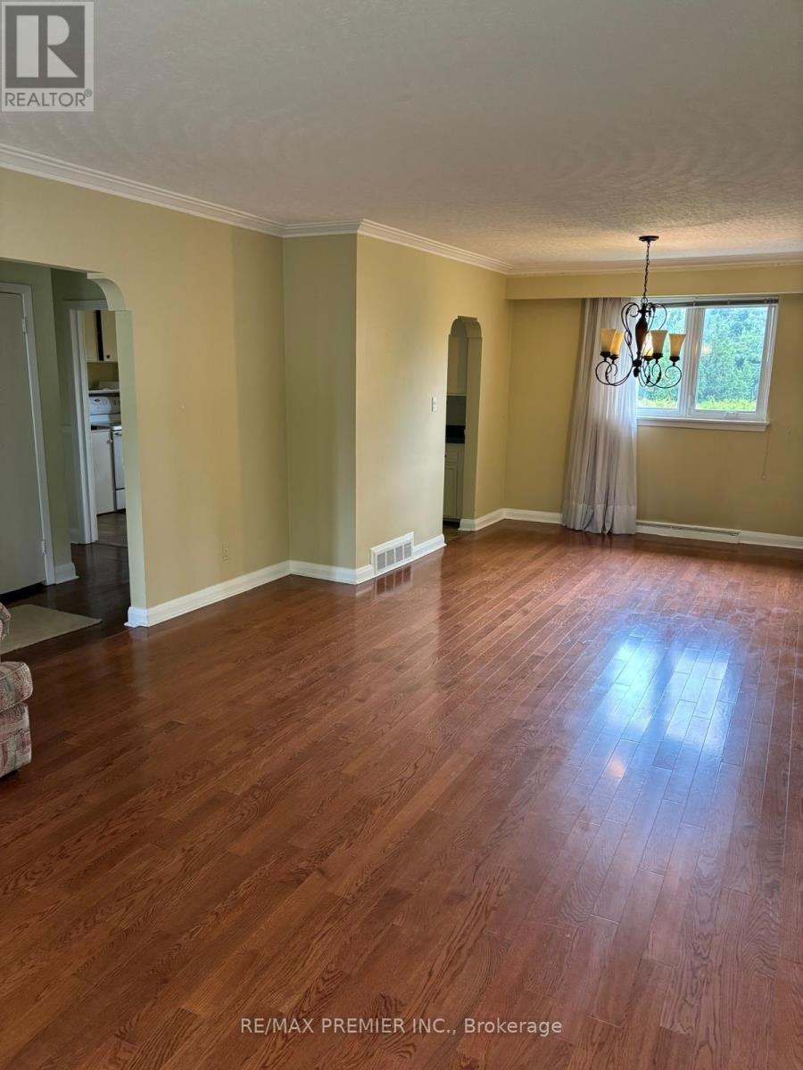 4 Weldon Court, Toronto, Ontario  M6L 1V5 - Photo 9 - W13187546