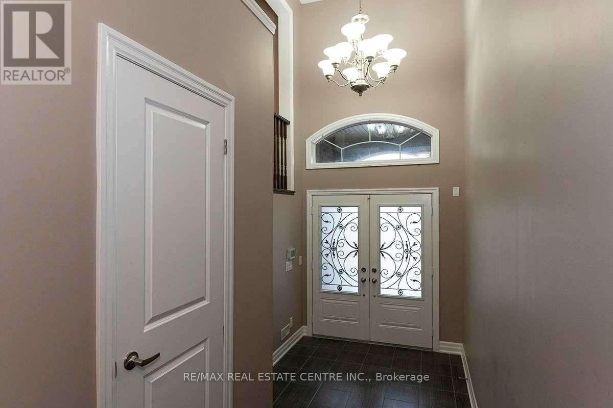 158 Rising Hill Ridge, Brampton, Ontario  L6Y 6B1 - Photo 2 - W13188084