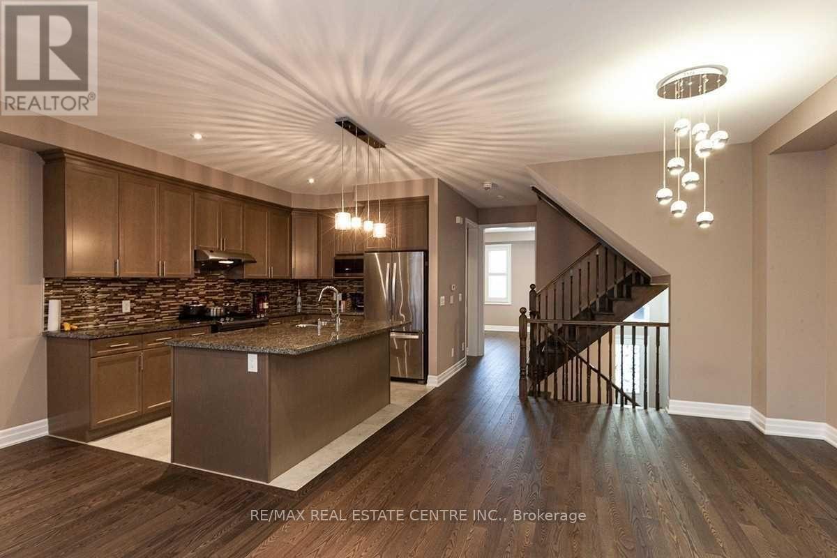 158 Rising Hill Ridge, Brampton, Ontario  L6Y 6B1 - Photo 3 - W13188084