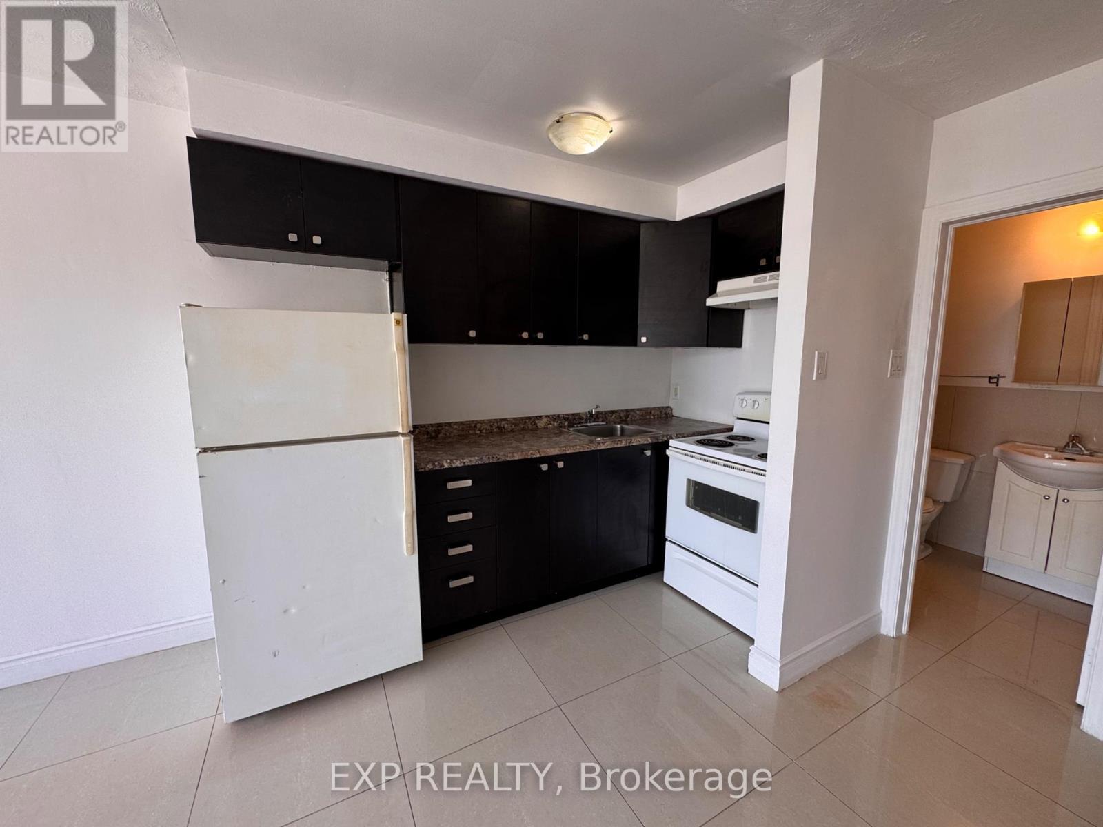 1 - 256 Lakeshore Road E, Mississauga, Ontario  L5G 1G9 - Photo 11 - W13188428