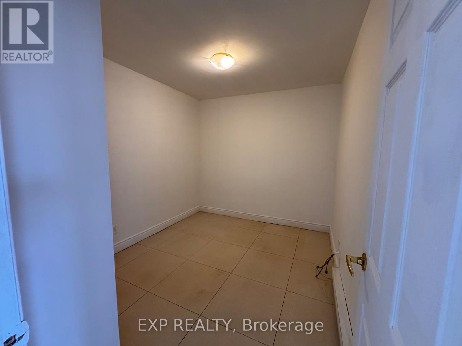 1 - 256 Lakeshore Road E, Mississauga, Ontario  L5G 1G9 - Photo 13 - W13188428