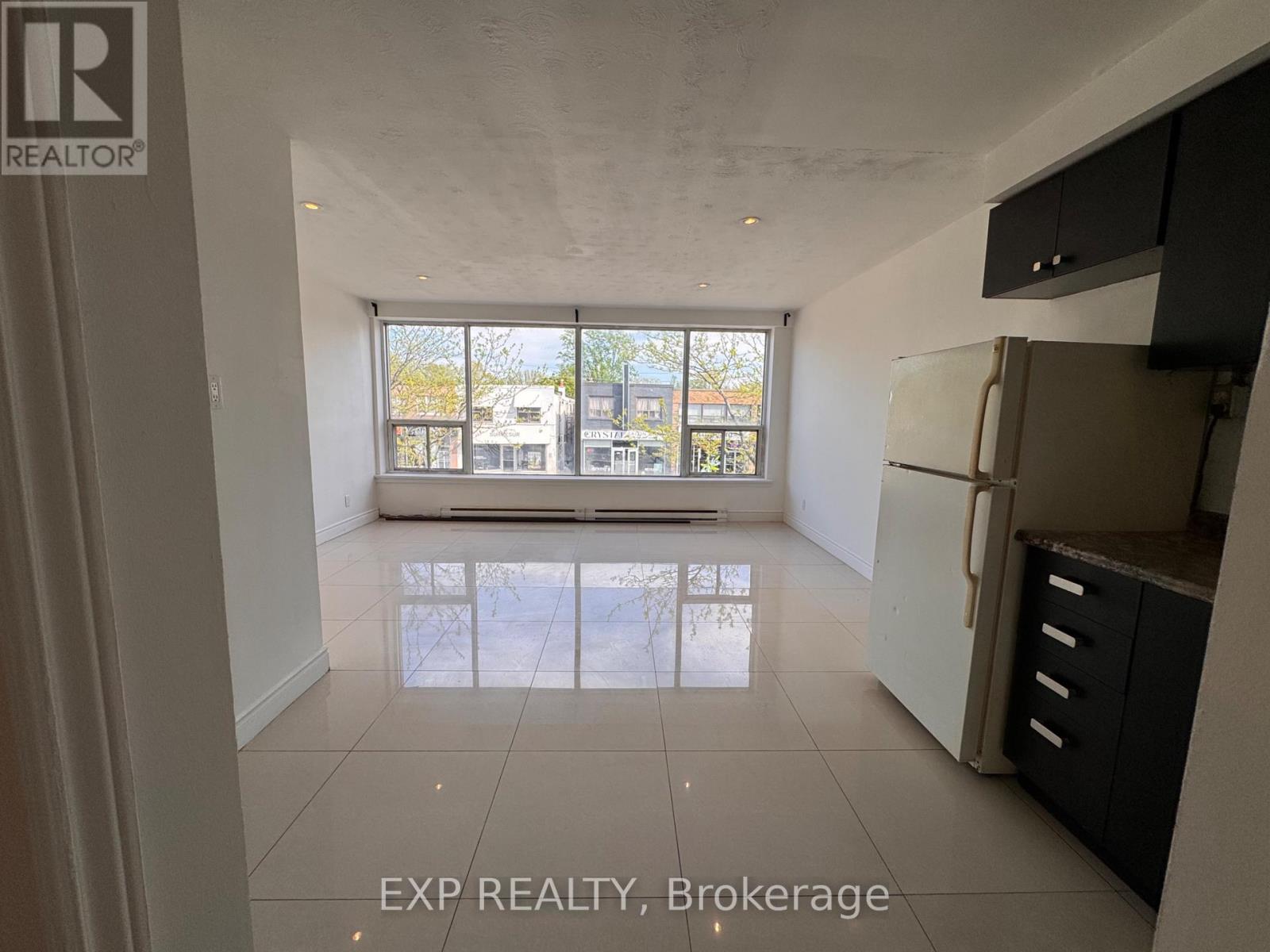 1 - 256 Lakeshore Road E, Mississauga, Ontario  L5G 1G9 - Photo 15 - W13188428