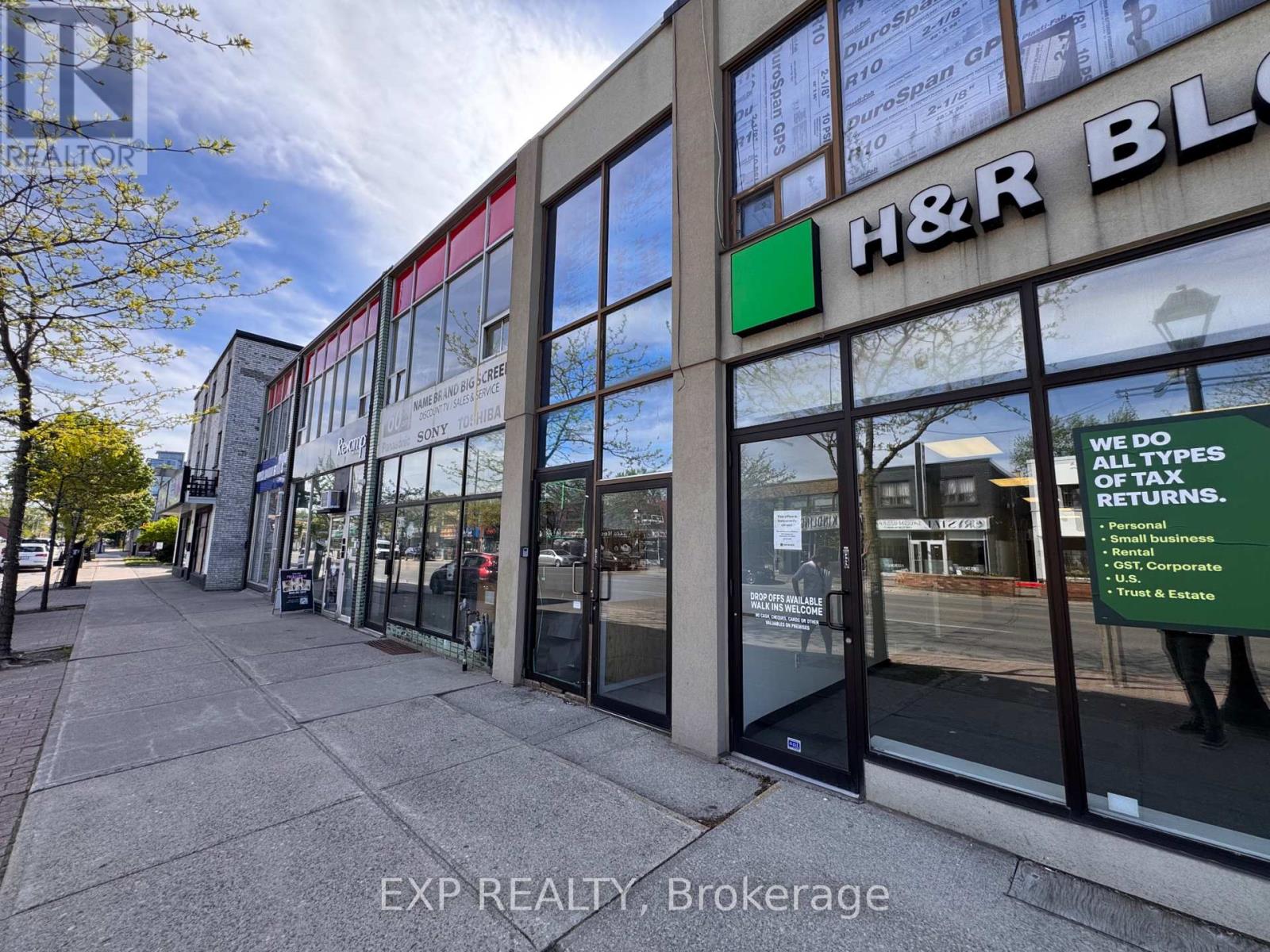 1 - 256 Lakeshore Road E, Mississauga, Ontario  L5G 1G9 - Photo 3 - W13188428