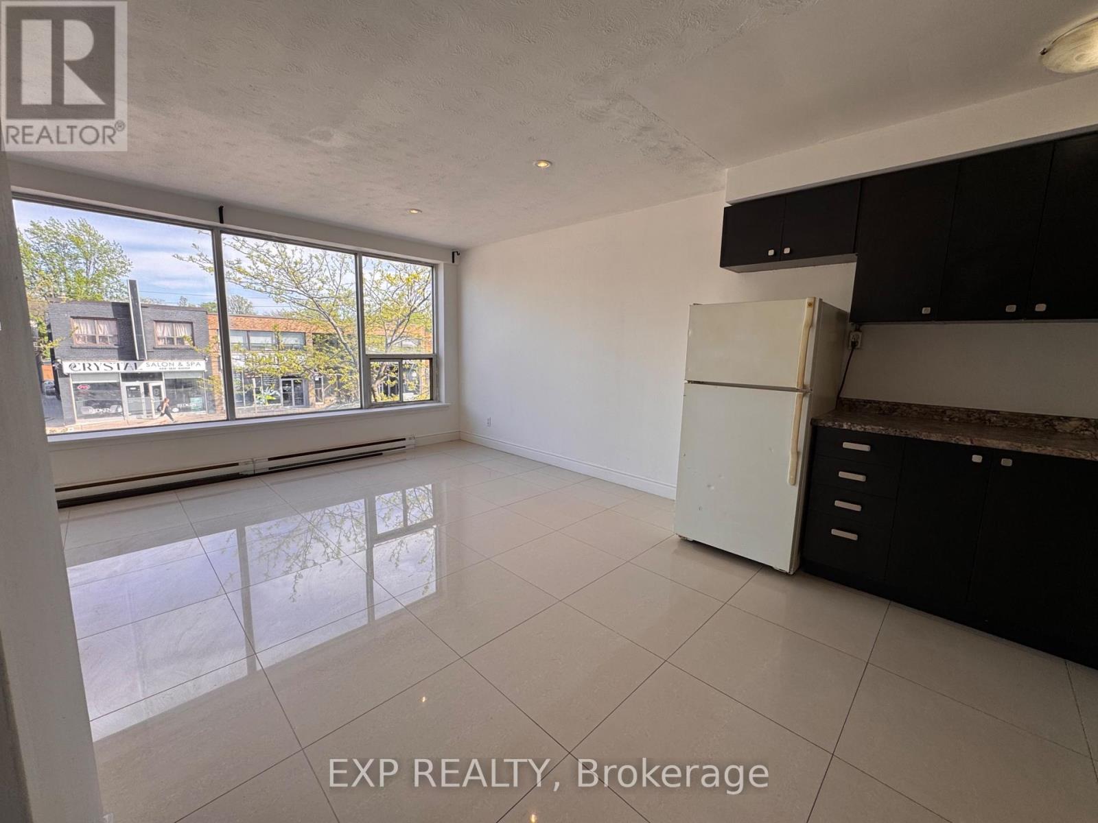 1 - 256 Lakeshore Road E, Mississauga, Ontario  L5G 1G9 - Photo 6 - W13188428