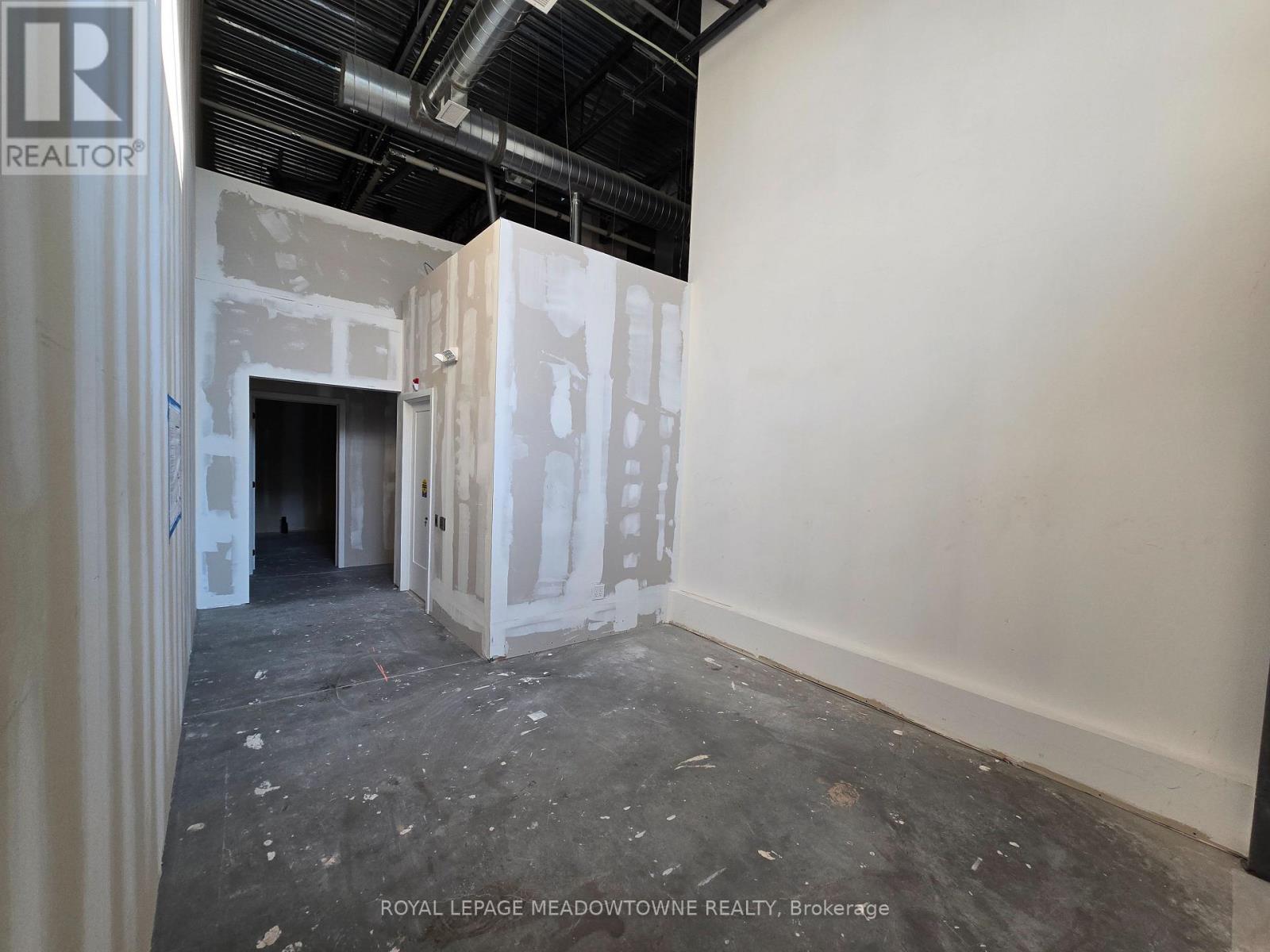 11 - 2578 Bristol Circle, Oakville, Ontario  L6H 6Z7 - Photo 4 - W13188734