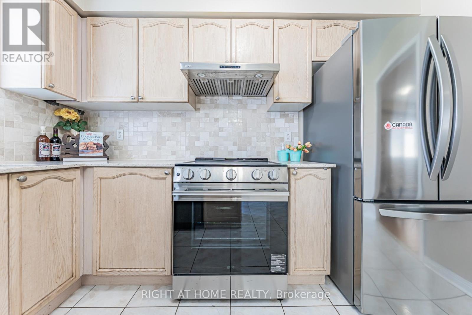 604 Summer Park Crescent, Mississauga, Ontario  L5B 4E9 - Photo 11 - W13189000