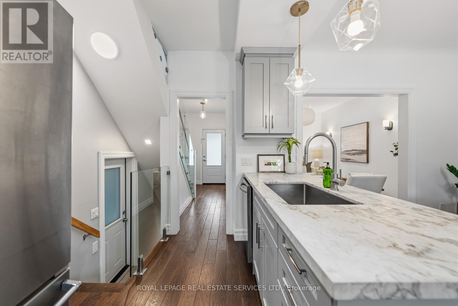 494 Durie Street, Toronto, Ontario  M6S 3G7 - Photo 17 - W13189672