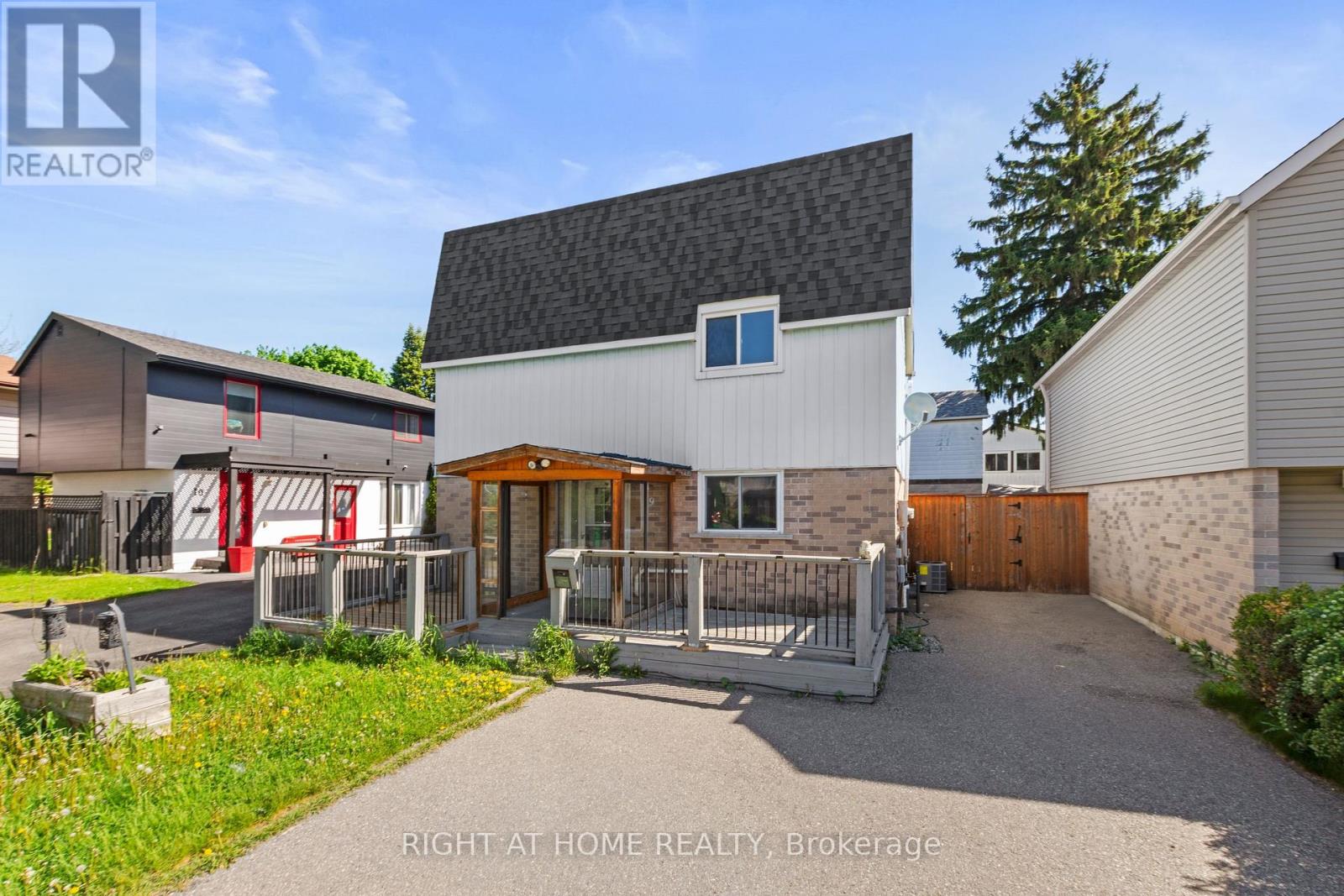 9 Highland Trail, Brampton, Ontario  L6S 1P4 - Photo 3 - W13189702
