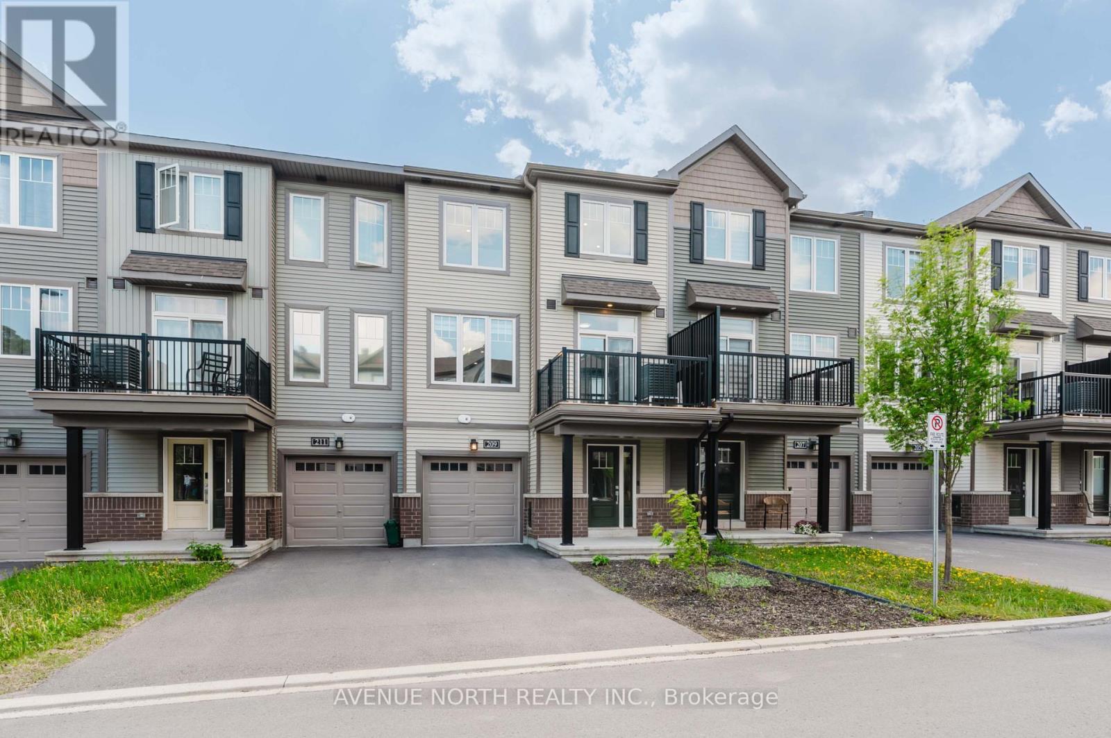 209 Attwell Private, Ottawa, Ontario K2K 0P6 - Photo 1 - X13190208