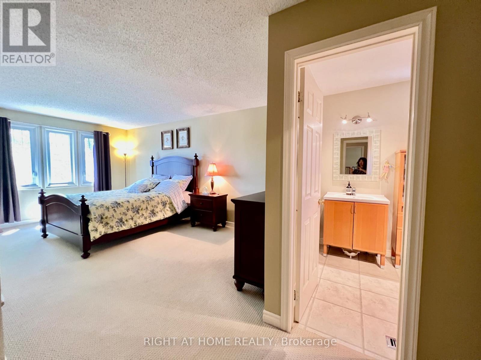 4 Silverbirch Place, Whitby, Ontario  L1R 1X7 - Photo 24 - E13050786