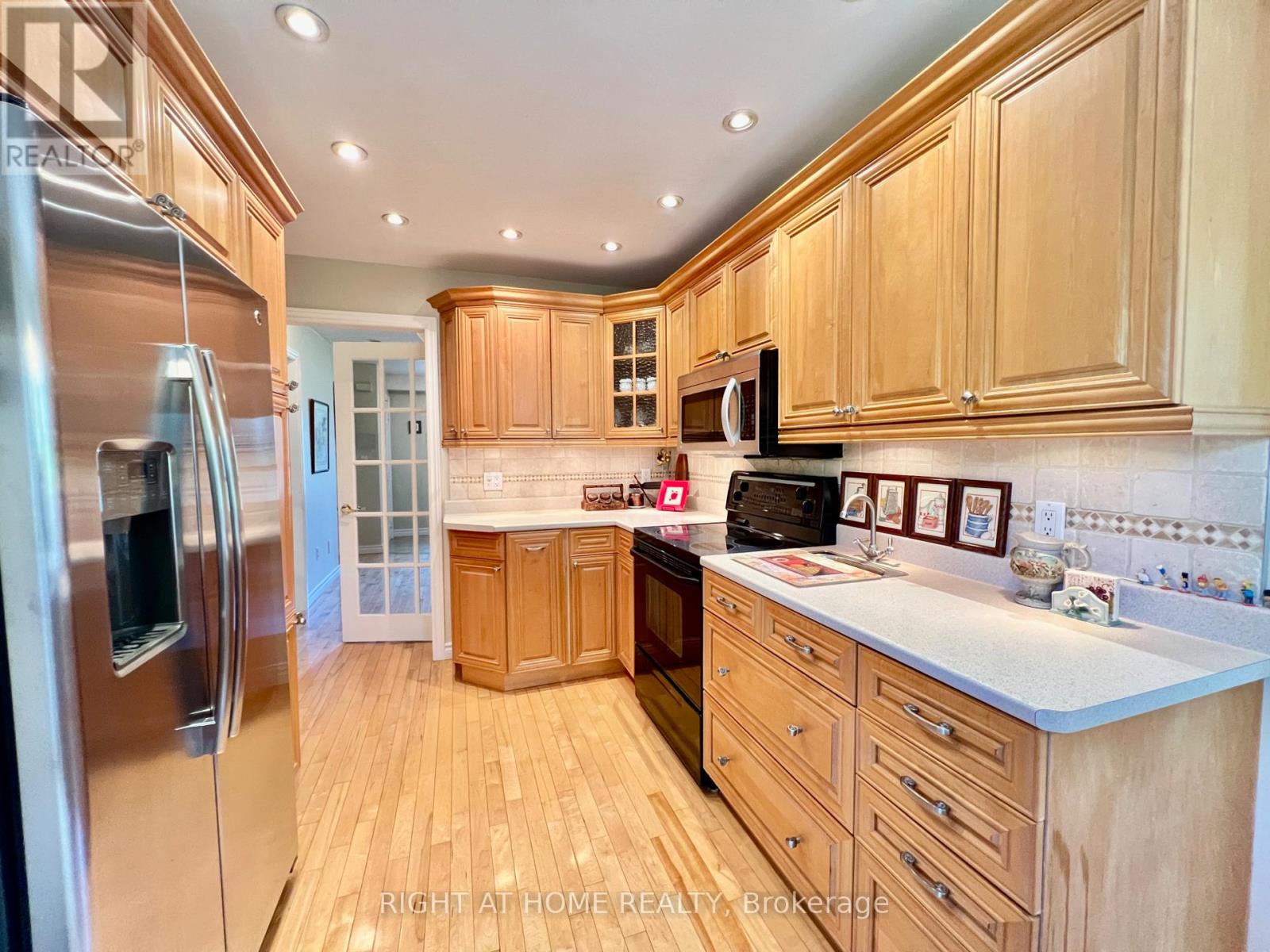 4 Silverbirch Place, Whitby, Ontario  L1R 1X7 - Photo 13 - E13050786